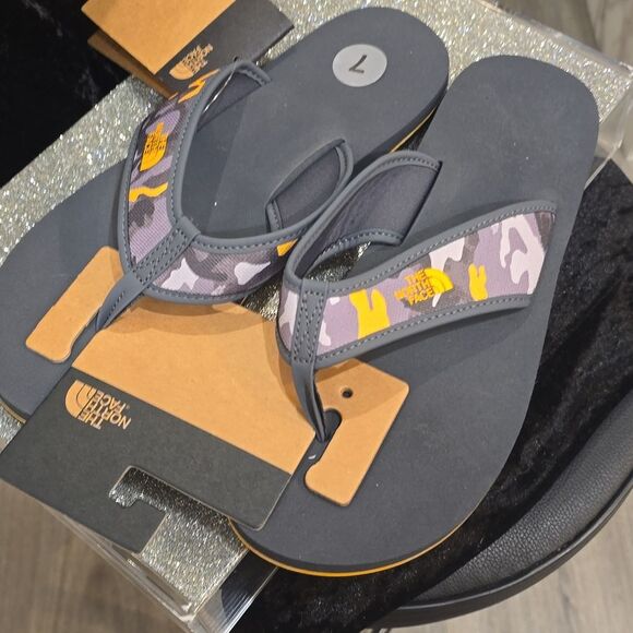 The North Face Base Camp Flip Flop Sandals - Picture 6 of 8